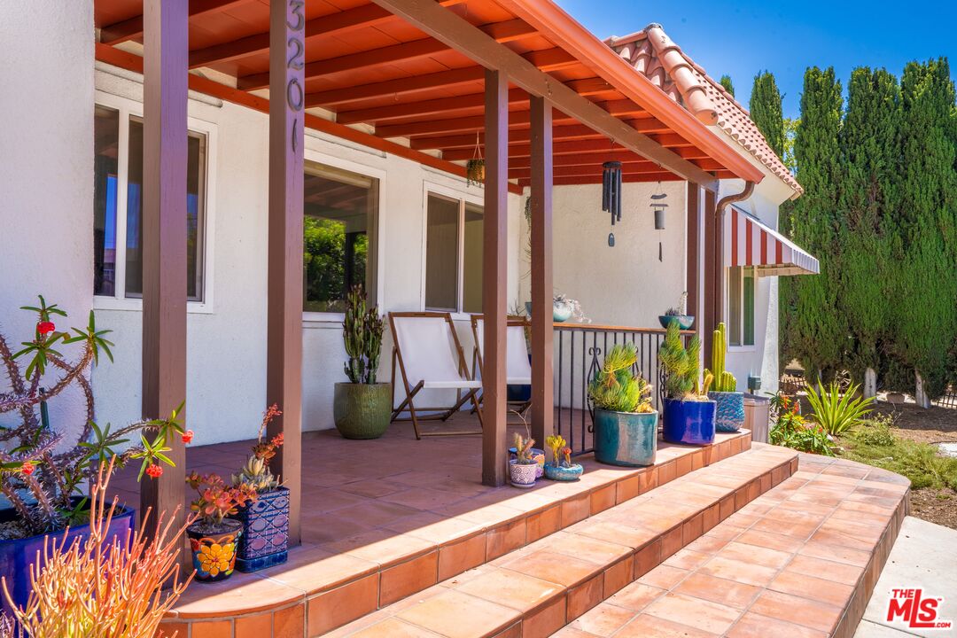 3201 Castera Ave