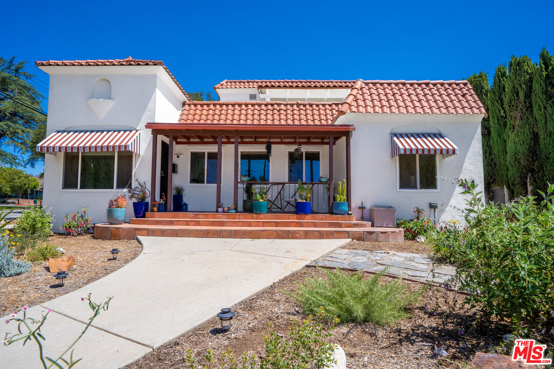 3201 Castera Ave