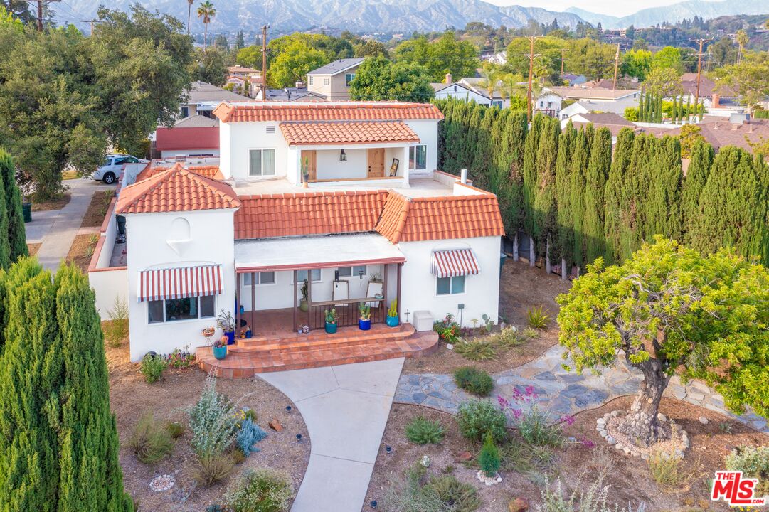 3201 Castera Ave