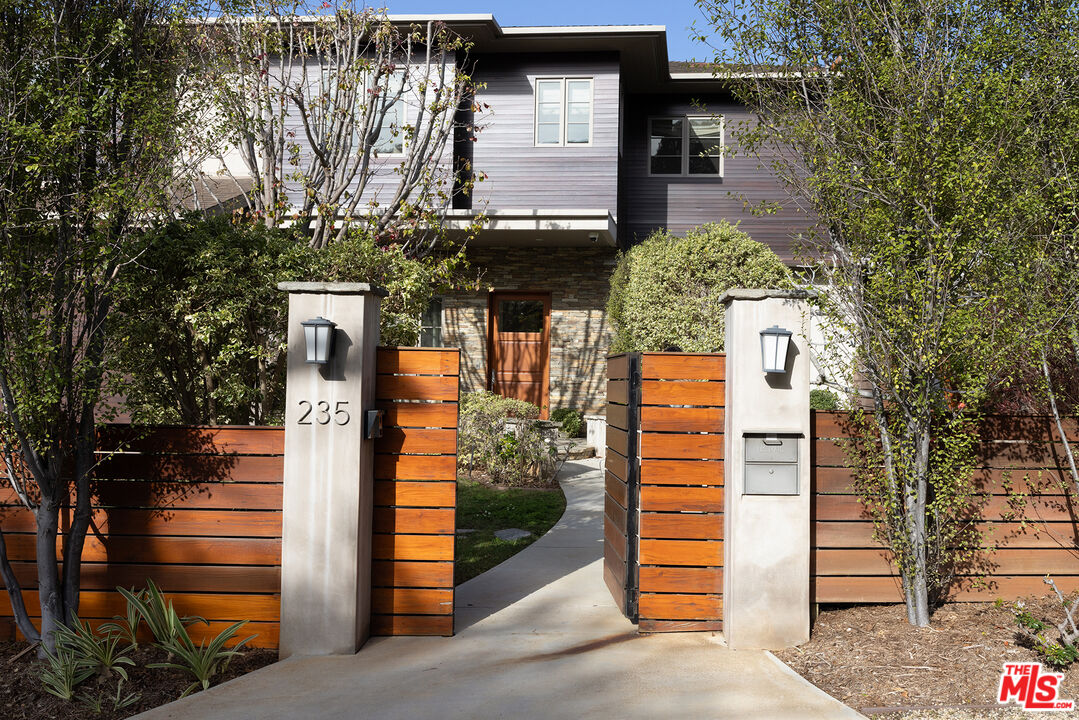 235 Oceano Dr