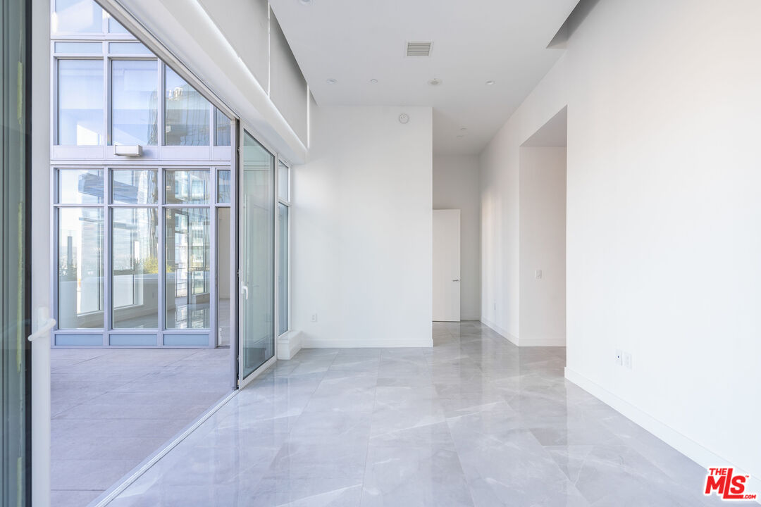 1201 S Hope St Unit: PH 3203