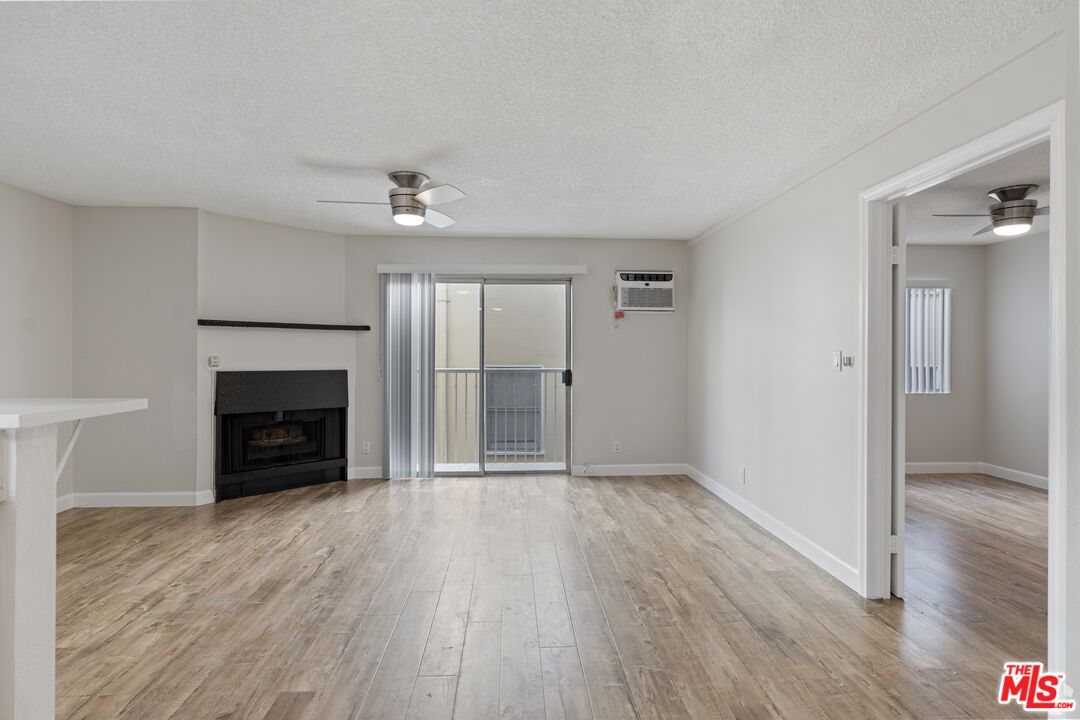 257 S Manhattan Pl Unit: 3