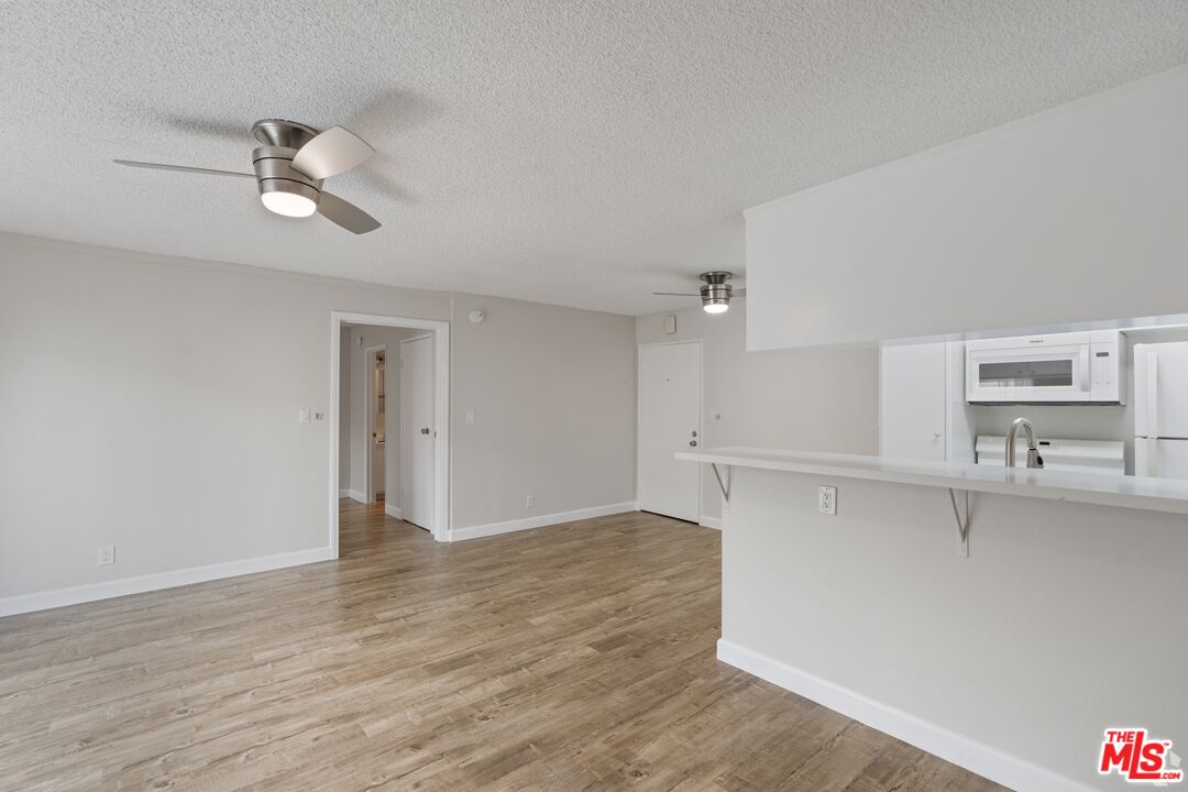 257 S Manhattan Pl Unit: 3