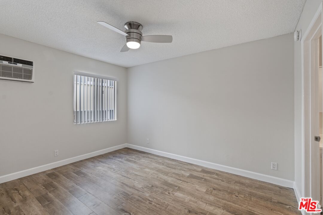 257 S Manhattan Pl Unit: 3