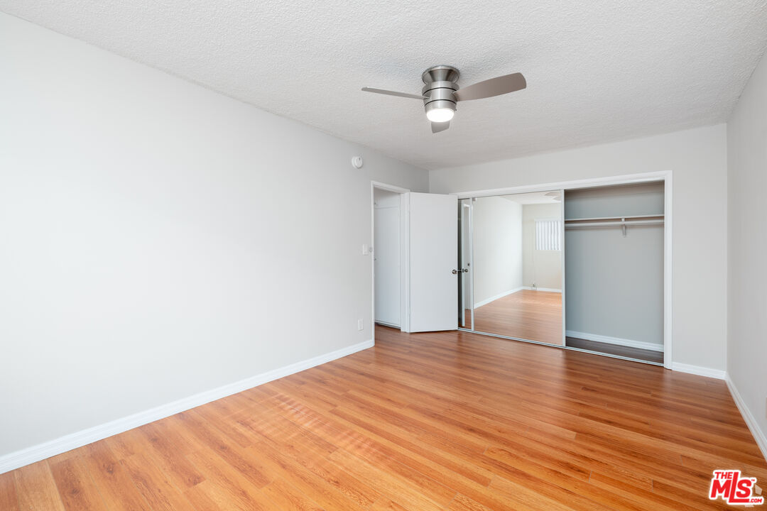1023 N Laurel Ave Unit: 2