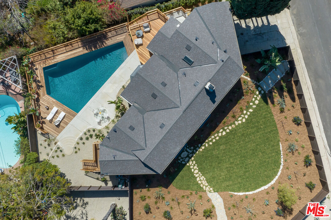 3236 Waverly Dr