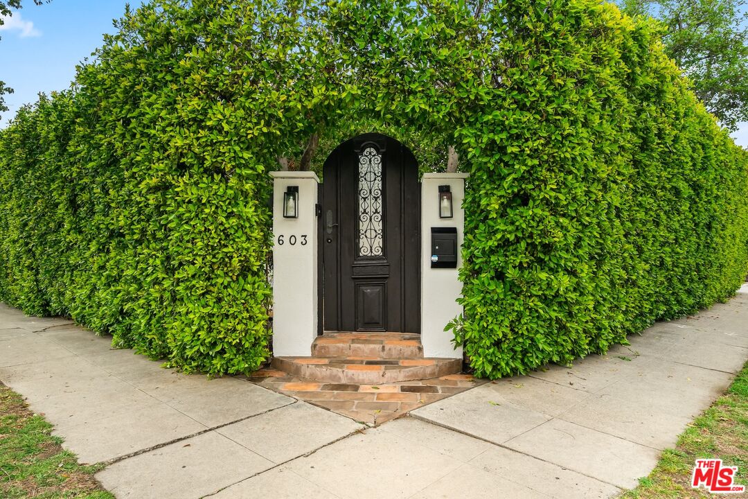 603 N Martel Ave