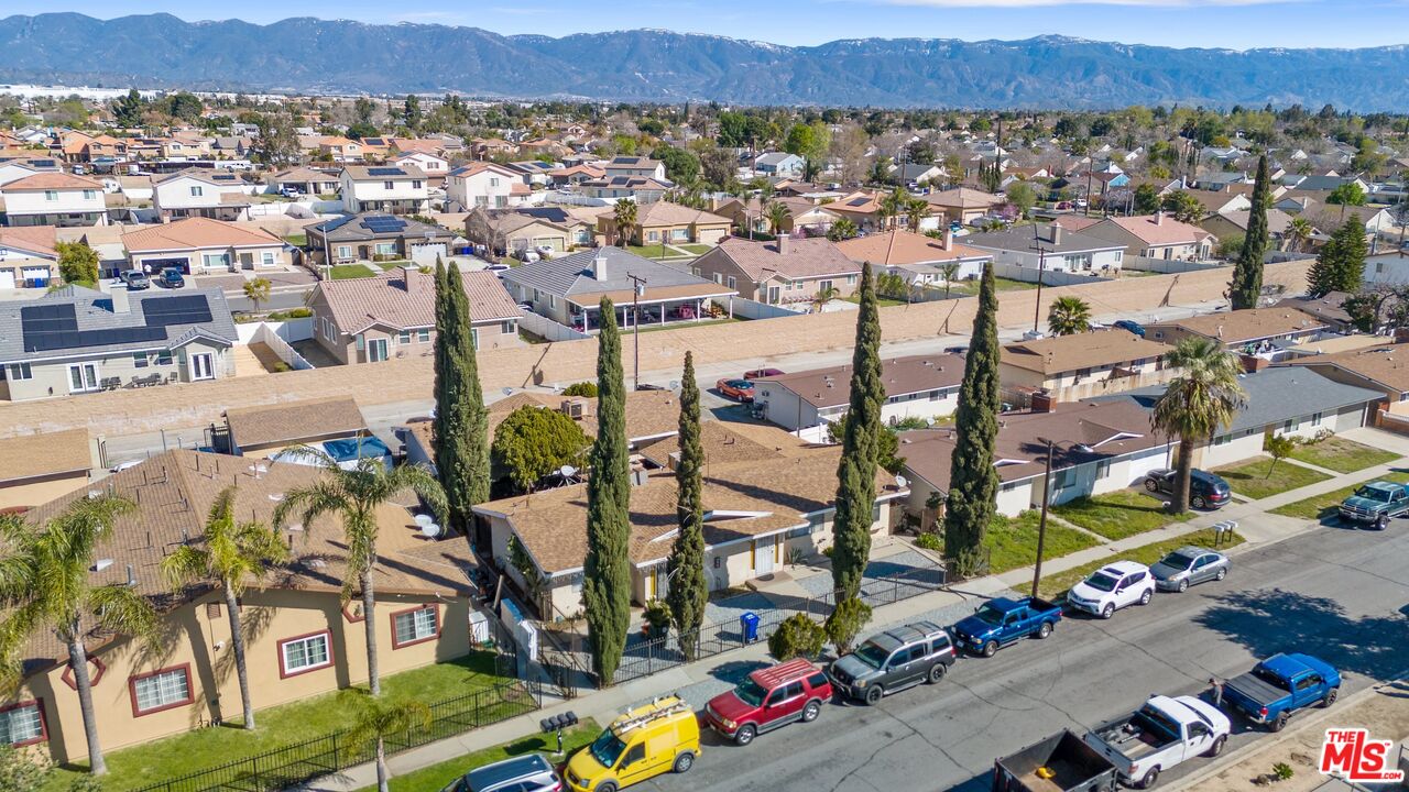 1570 W Ramona Dr