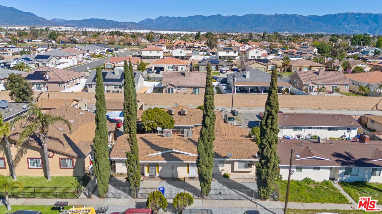 1570 W Ramona Dr