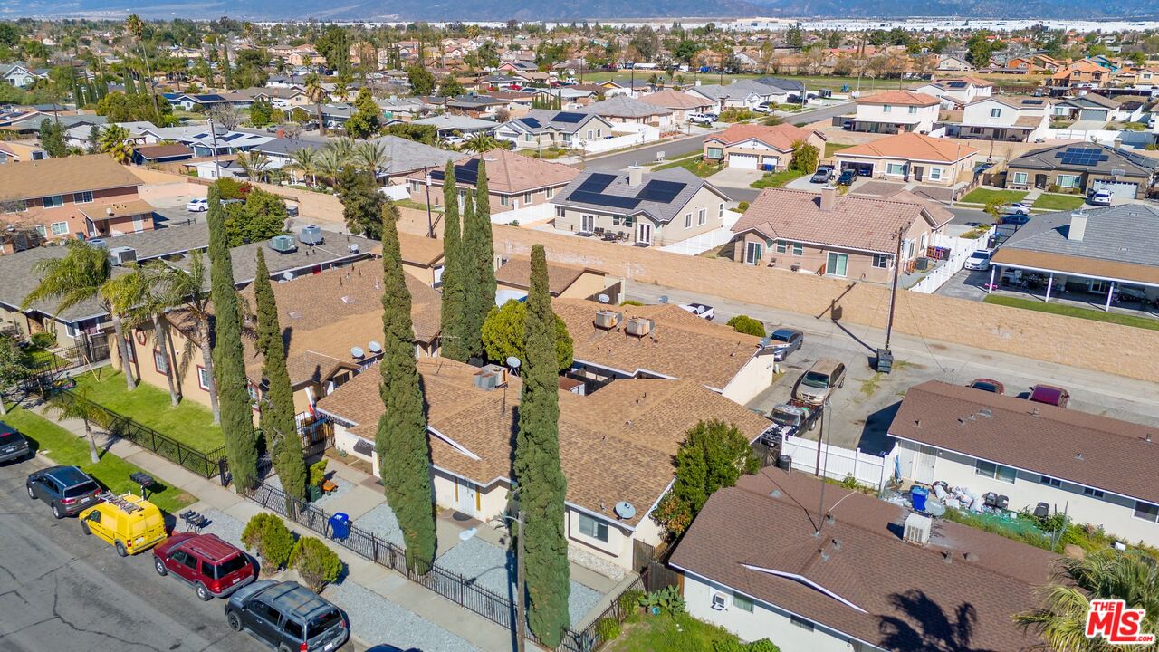 1570 W Ramona Dr