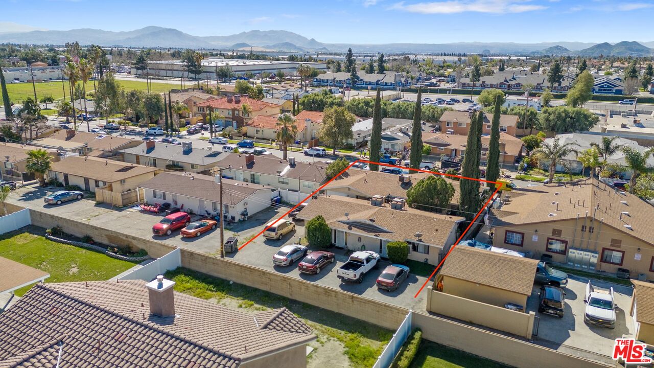 1570 W Ramona Dr