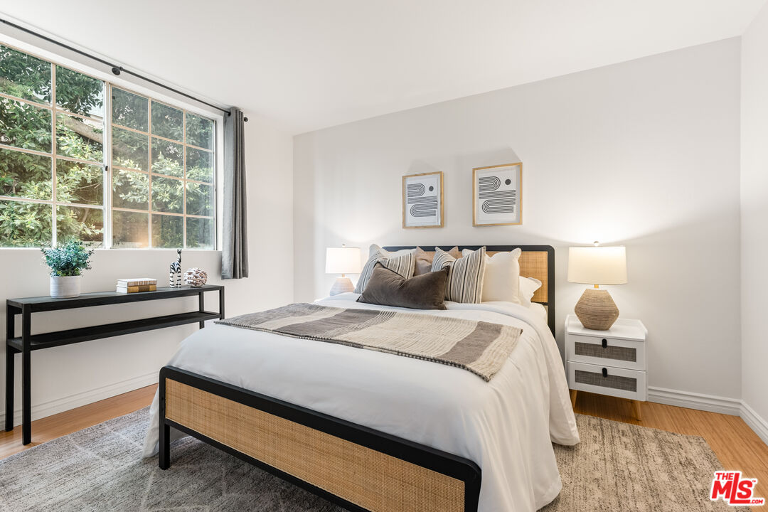 1129 Larrabee St Unit: 3