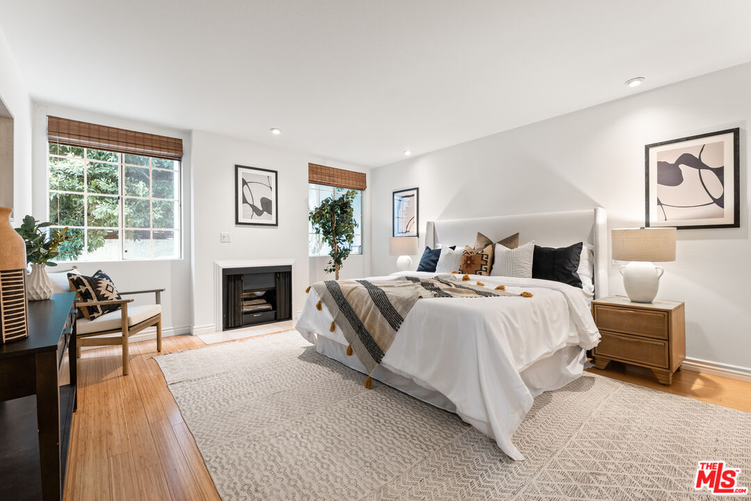 1129 Larrabee St Unit: 3