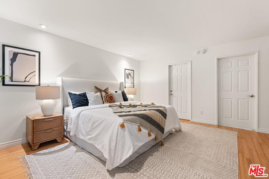 1129 Larrabee St Unit: 3