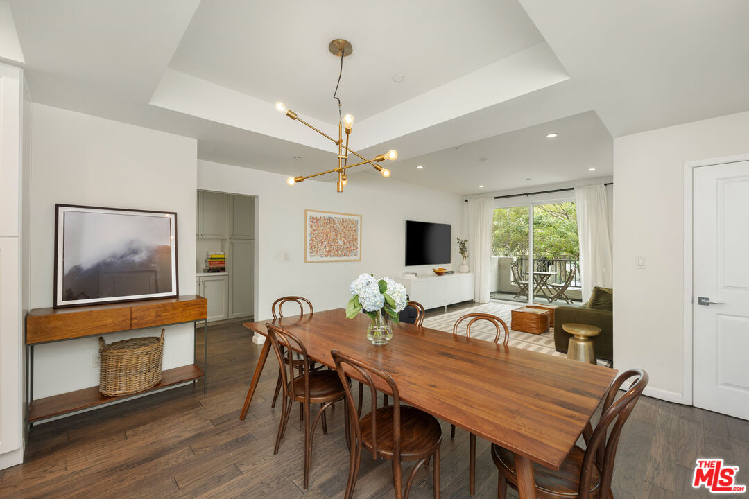 1625 Granville Ave Unit: 101