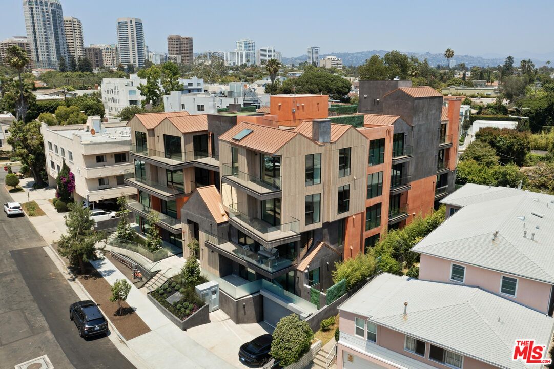 1618 Hilts Ave Unit: 303