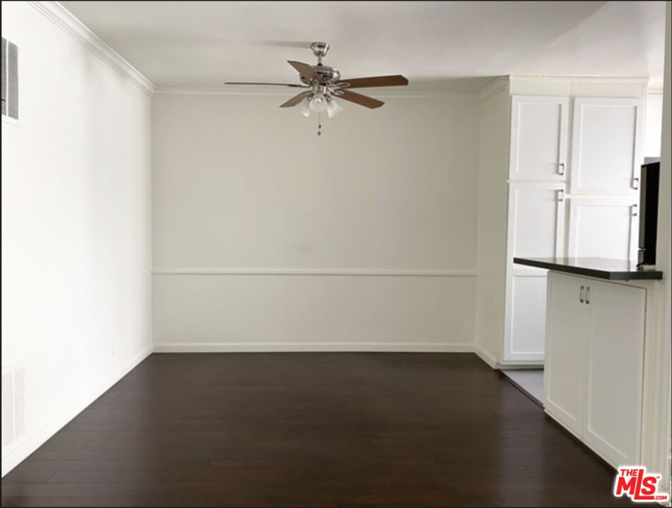 1261 N Laurel Ave Unit: 16