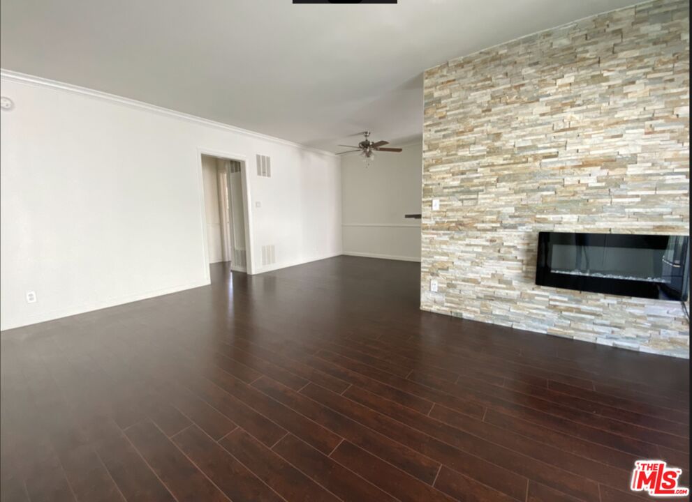 1261 N Laurel Ave Unit: 16