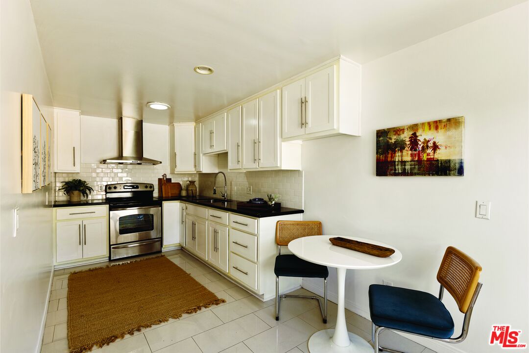 3425 Midvale Ave