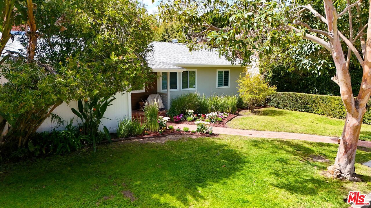 3425 Midvale Ave