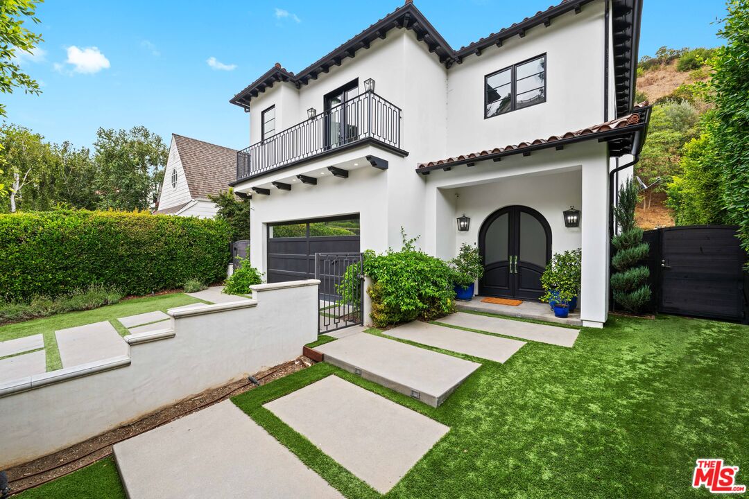 1538 N Beverly Dr
