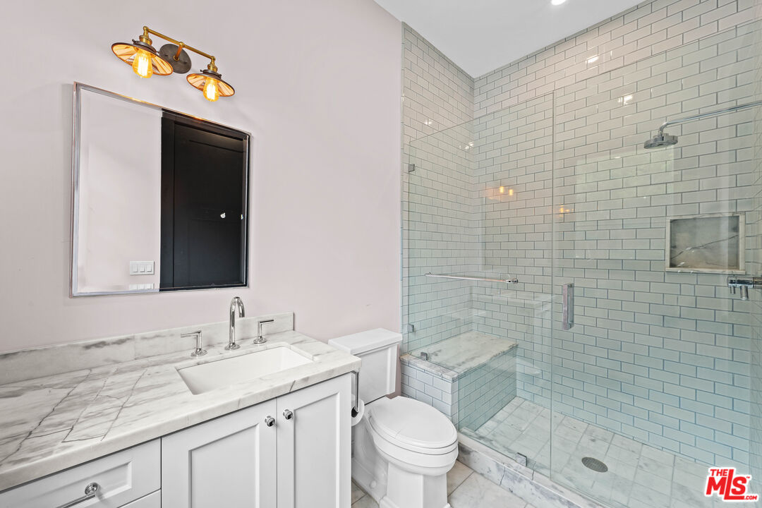 1538 N Beverly Dr