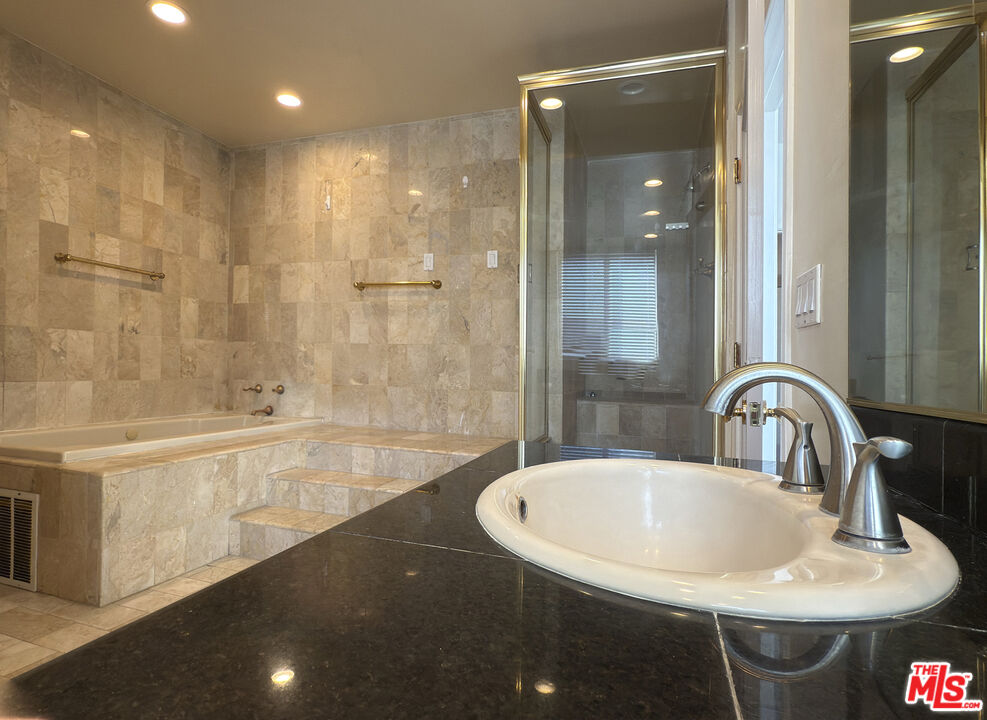 120 S Crescent Dr Unit: 102
