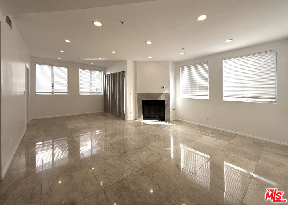 120 S Crescent Dr Unit: 102