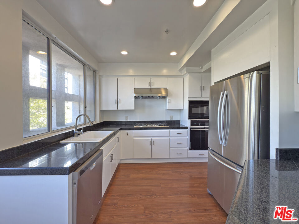 120 S Crescent Dr Unit: 305
