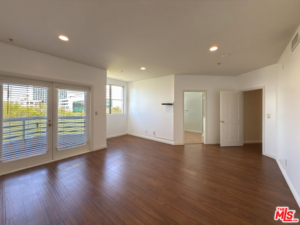 120 S Crescent Dr Unit: 305