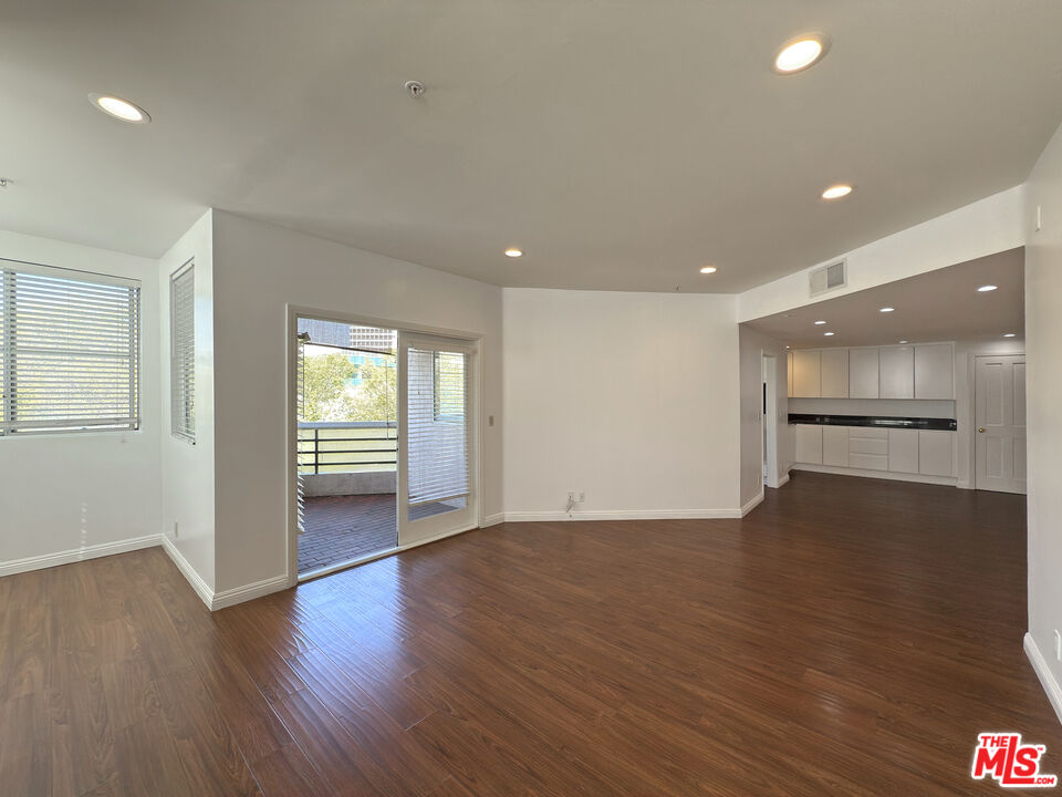 120 S Crescent Dr Unit: 305
