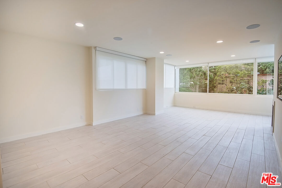 875 Comstock Ave Unit: 3E