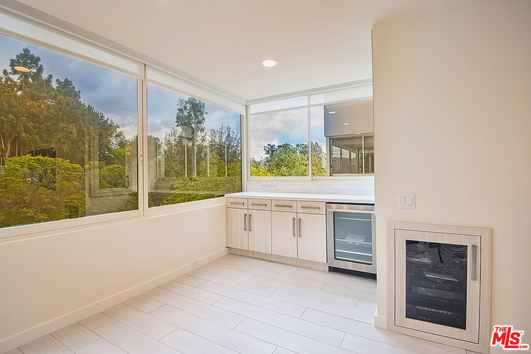 875 Comstock Ave Unit: 3E