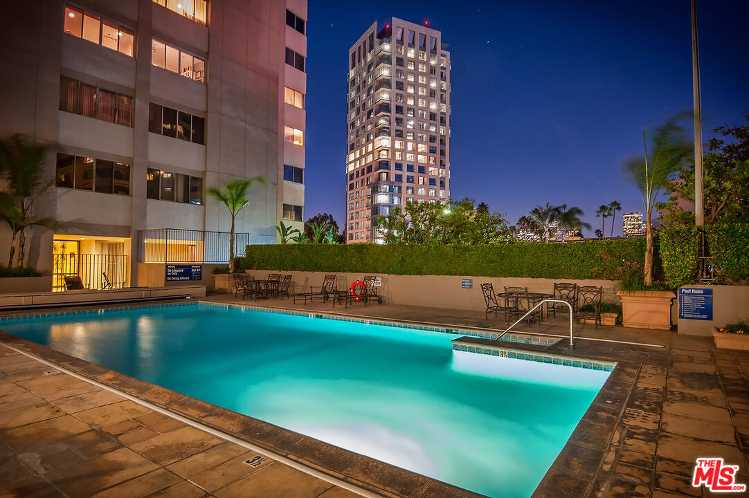 875 Comstock Ave Unit: 3E