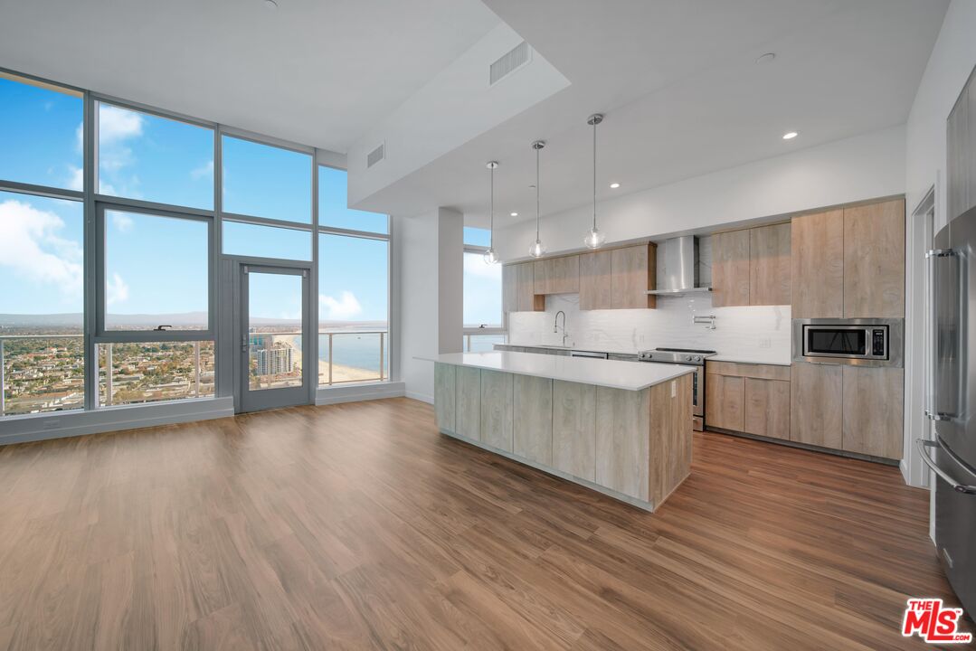 777 E Ocean Blvd Unit: PH 3401
