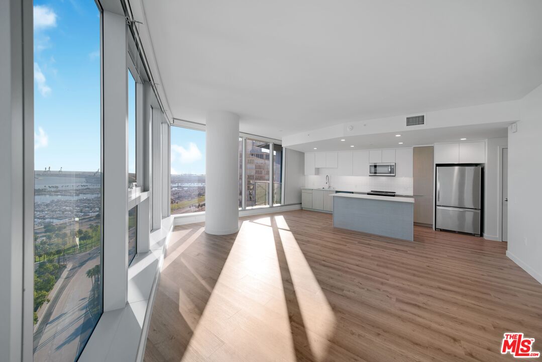 777 E Ocean Blvd Unit: PH 3401