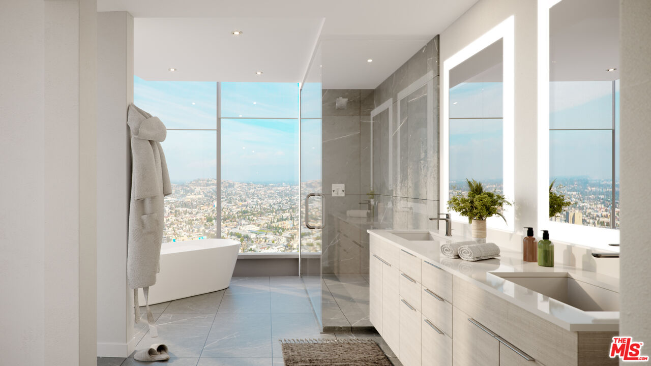 777 E Ocean Blvd Unit: PH 3401