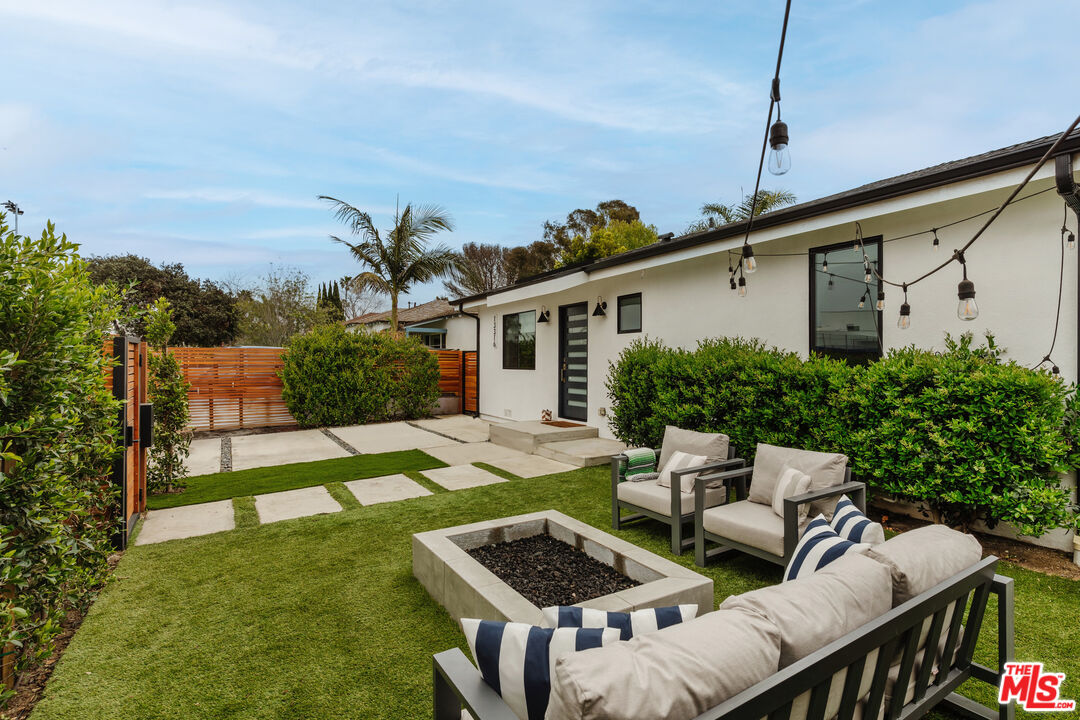 13316 Zanja St