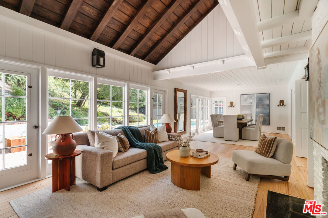 1126 Coldwater Canyon Dr