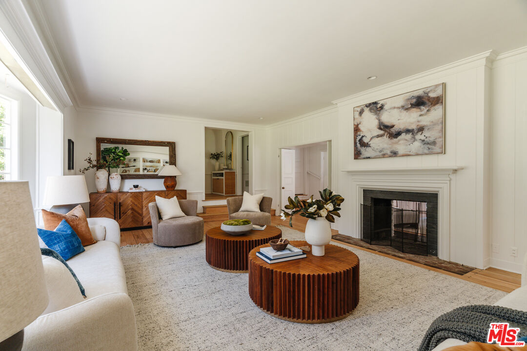 1126 Coldwater Canyon Dr