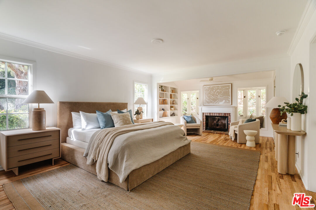 1126 Coldwater Canyon Dr