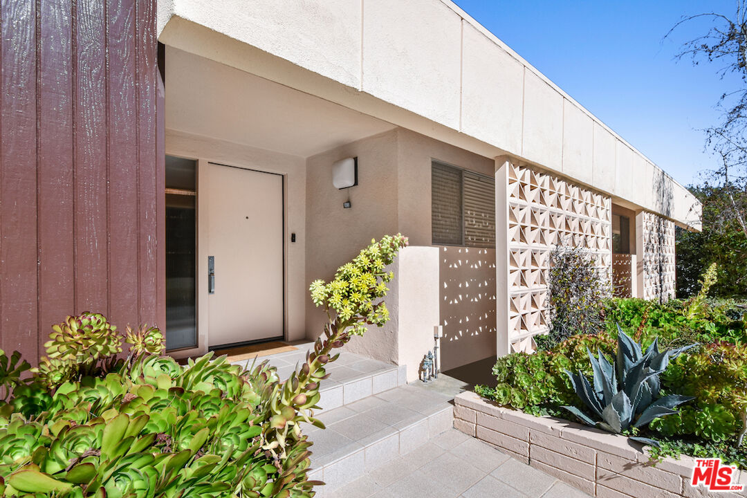 3344 Alginet Dr