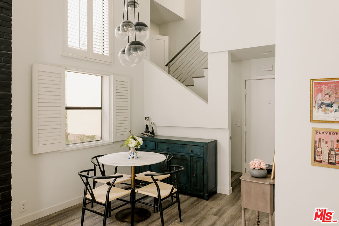 136 S Clark Dr Unit: 6