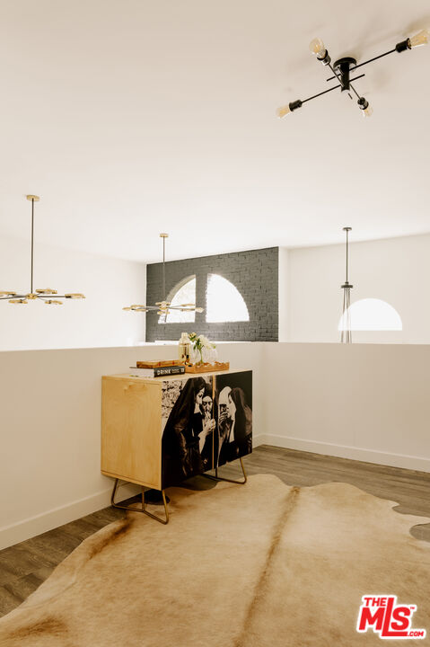136 S Clark Dr Unit: 6