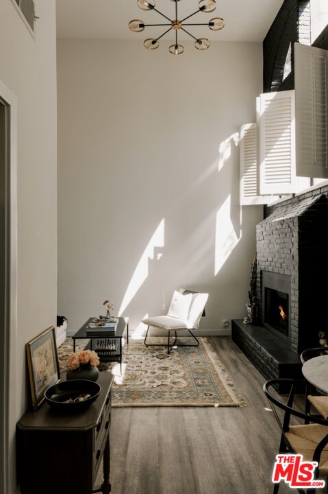 136 S Clark Dr Unit: 6