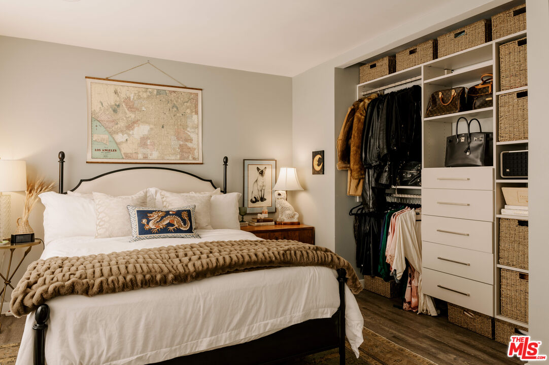 136 S Clark Dr Unit: 6