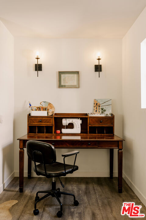 136 S Clark Dr Unit: 6
