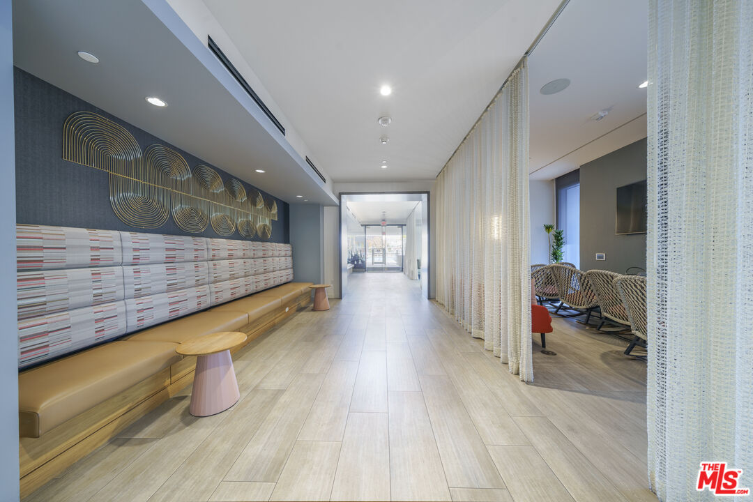 330 W 11th St Unit: 305