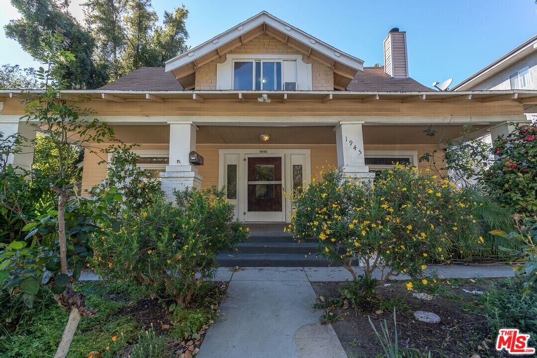 1945 Holly Dr