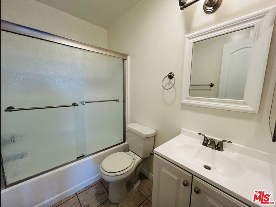 1827 Veteran Ave Unit: 15